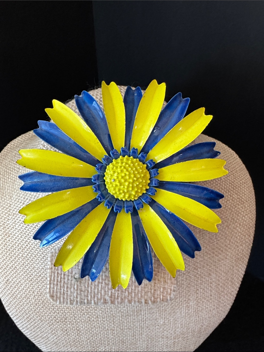 VTG 1960s Mod Enamel Flower Brooch Pin - Large Blue & Yellow Layered Daisy